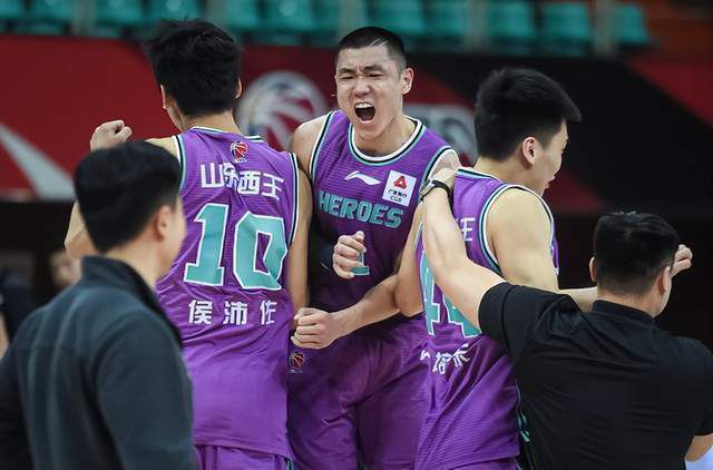 对此贝西诺在Instagram上发文表示：“很遗憾我无法参加今晚的重要比赛，但我接受这个决定。